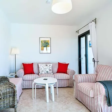 Villa Playa Blanca Sleeps 6 Pool Wifi *