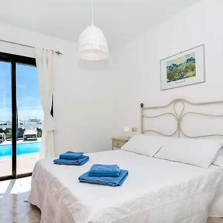 Villa Playa Blanca Sleeps 6 Pool Wifi